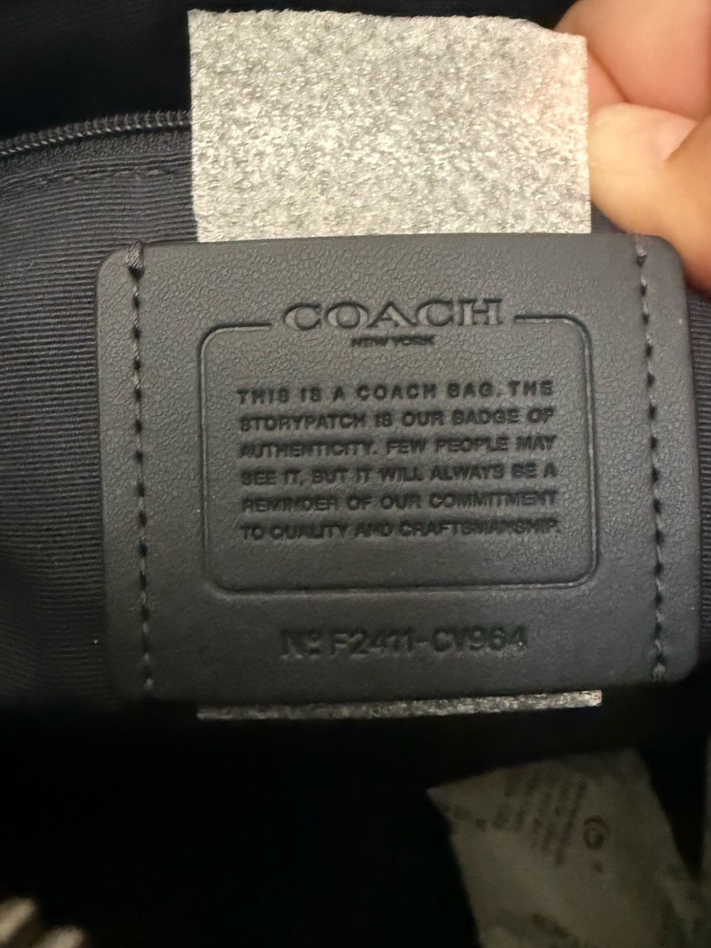 Coach pebble leather barrel bag - Picture 6 of 10
